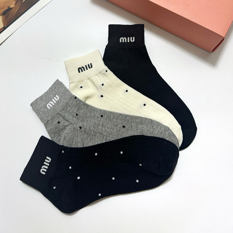 MIU MIU [Miumiu] �̿�̿� ���������̵� ��Ʈ���� �縻 4�� ��Ʈ 26012031