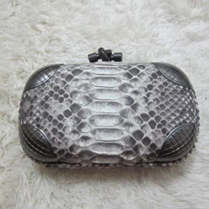 Bottega Veneta ���װ�����Ÿ 6666 �׷��� ��ܹ칫�� 