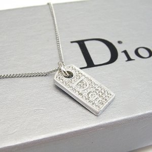 26052-Christian Dior ��� �簢 �Ҵ�Ʈ�ΰ� �����