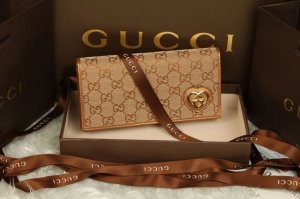 Gucci �������� 245729