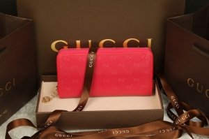 Gucci �������� 307982