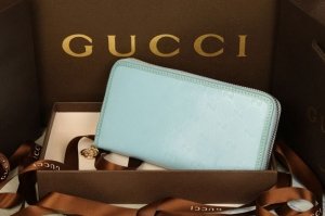 Gucci �������� 307982_1810F