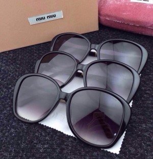 [Miu Miu] �̿�̿� MU06PS ���� ���۶�