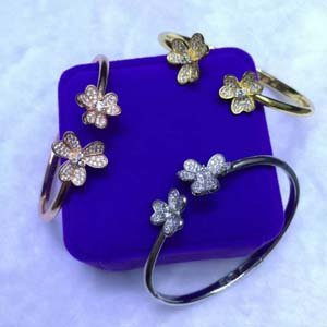 [Van Cleef & Arpels] Bangle 150422-2