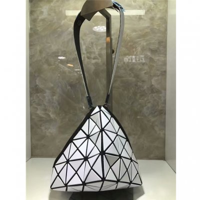 [Issey Miyake] �̼��� �̾��� �� 
