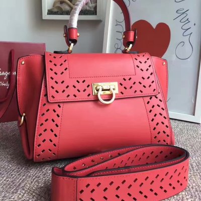 [Ferragamo] ��󰡸� ���Ǿƹ�--Q15815 
