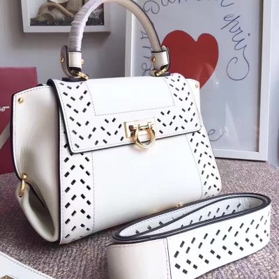 [Ferragamo] ��󰡸� ���Ǿƹ�--Q15815