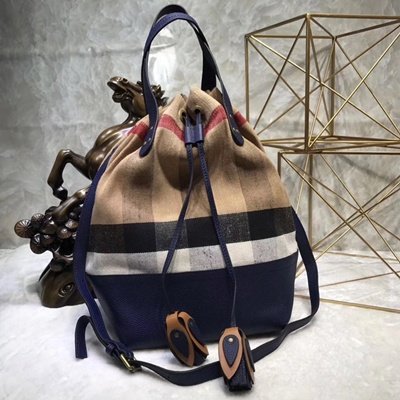 [Burberry] ������ �̵�� ĵ���� üũ ���� ��Ŷ �� 4053324