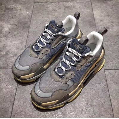 [Balenciaga] �߷��þư� Ʈ���ÿ��� �׷���