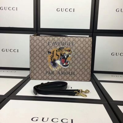 [Gucci] ���� Ÿ�̰� Ŭ��ġ ũ�ν��� 429004