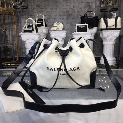[Balenciaga] �߷��þư� ĵ���� ��Ŷ�� 19021430