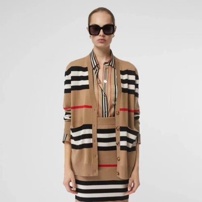 [Burberry] ������ ������� Ŭ���� īŰ ��Ʈ ī��� 19070150
