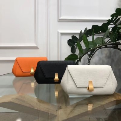 [Bottega Veneta] ���װ� ����Ÿ �ȸ���� �ޱ۹� 592139 