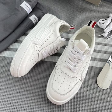[Thom Browne] ����� ��/�� �ٽ��� �� �ο� ž ���� ����Ŀ�� 21062530