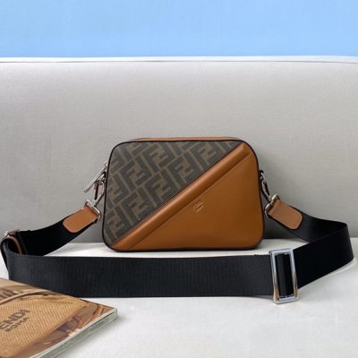 [Fendi] ��� FF�ΰ� ũ�ν��� ī�޶�� 21090746