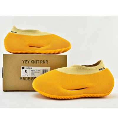 [Adidas] �Ƶ�ٽ� Yeezy Knit Foam Runner