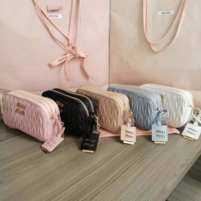 MIU MIU [Miumiu] �̿�̿� ���׶�� ���� �̴� �� 5BP045