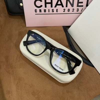 MIU MIU [miumiu] �̿�̿� �ΰ� ������ �Ȱ� ���� 24011532