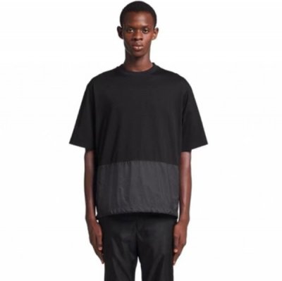 [Prada] ����� Technical cotton and Re-Nylon T-shirt UJN801_1YR6_F0002_S_221
