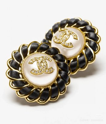 [Chanel] ���� Stud Earrings 24102432