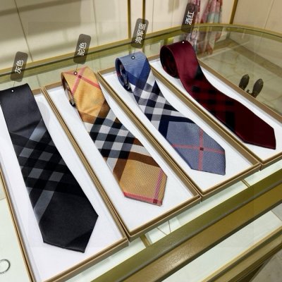 [Burberry] ������ ��ũ Ÿ�� 24110433