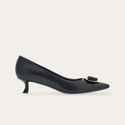[Ferragamo] ��󰡸� �� �ٶ� �÷���Ʈ Űư �� ������ 01H450