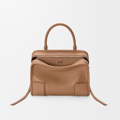[LOEWE] �ο��� ���� �Ƹ����� 180 ����Ʈ ī����Ų �� A039AS0X01